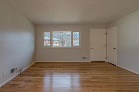 1027 Estates Rd SE, Roanoke, VA 24014 photo 4