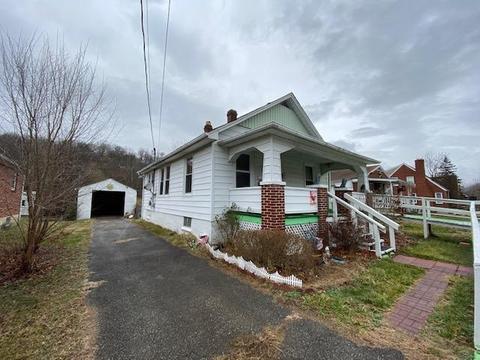 314 E Phillip St, Covington, VA 24426 photo 1