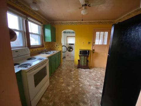 314 E Phillip St, Covington, VA 24426 photo 4