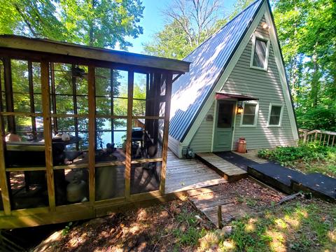 1086 Haygood Dr, Goodview, VA 24095 photo 4