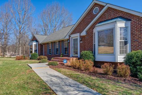 403 Brookledge Dr, Vinton, VA 24179 photo 3