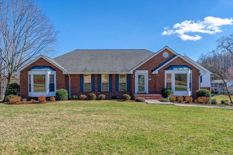 403 Brookledge Dr, Vinton, VA 24179 photo 1