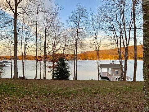 53 Bay View Cir, Penhook, VA 24137 photo 7