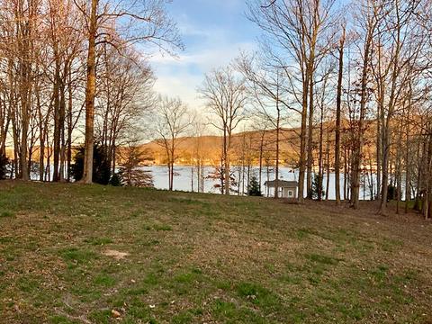 53 Bay View Cir, Penhook, VA 24137 photo 4