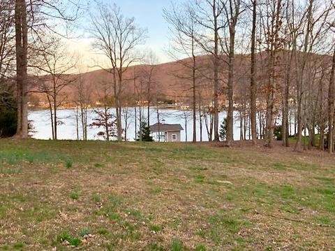 53 Bay View Cir, Penhook, VA 24137 photo 3