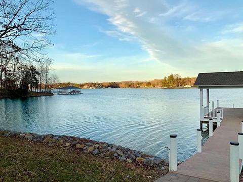 53 Bay View Cir, Penhook, VA 24137 photo 9