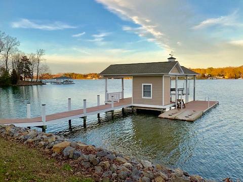 53 Bay View Cir, Penhook, VA 24137 photo 2