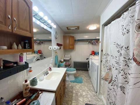313 E Chestnut St, Covington, VA 24426 photo 6