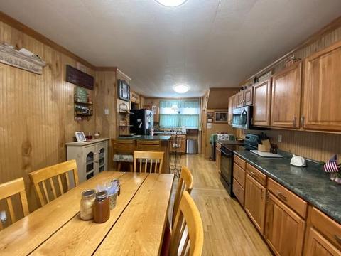 313 E Chestnut St, Covington, VA 24426 photo 5
