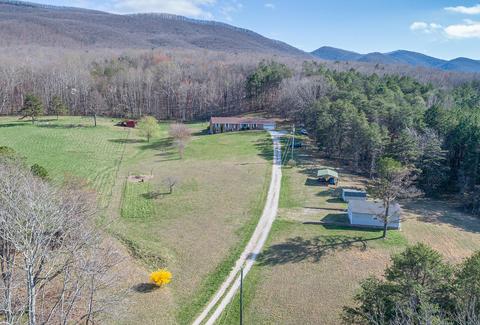 492 Bobletts Gap Rd, Buchanan, VA 24066 photo 2