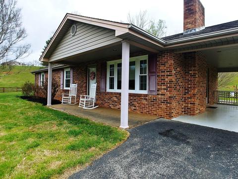 461 Old Forge Rd, Callaway, VA 24067 photo 2
