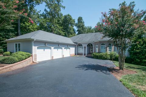260 Silver Tee Dr, Penhook, VA 24137 photo 2