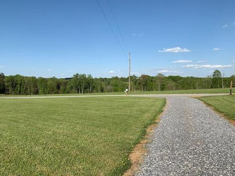 2145 Lipscomb Rd, Moneta, VA 24121 photo 4