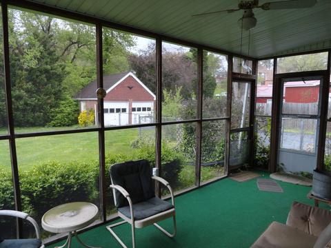232 E Gray St, Covington, VA 24426 photo 6