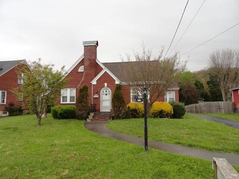 232 E Gray St, Covington, VA 24426 photo 1