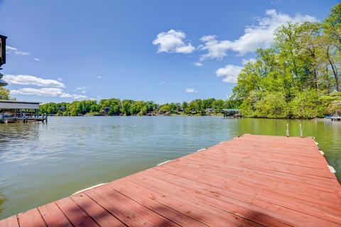 1005 Seaview Dr, Goodview, VA 24095 photo 2