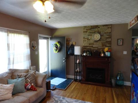 235 E Gray St, Covington, VA 24426 photo 8