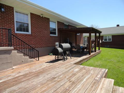 235 E Gray St, Covington, VA 24426 photo 5