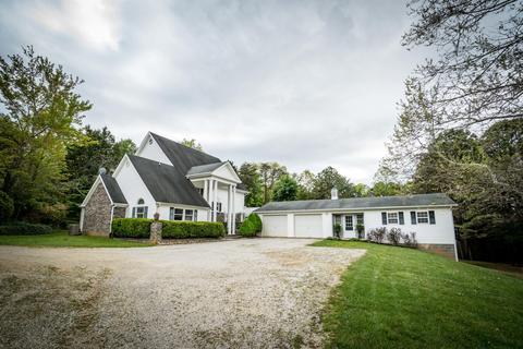 183 Stage Rd, Buchanan, VA 24066 photo 1