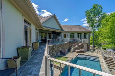 305 E Pointe Dr, Penhook, VA 24137 photo 71