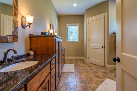 305 E Pointe Dr, Penhook, VA 24137 photo 39