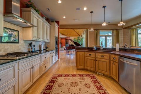305 E Pointe Dr, Penhook, VA 24137 photo 23