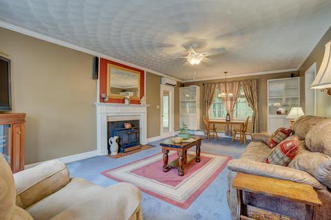 398 Boyd St, Buchanan, VA 24066 photo 7