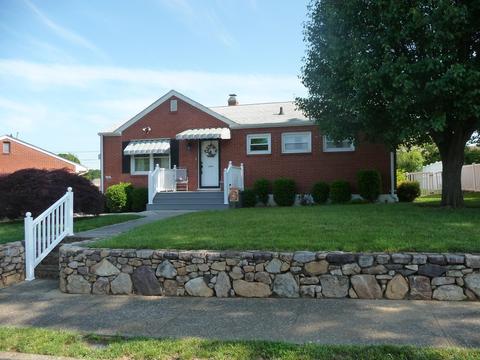 106 Trinkle Ave Ne Roanoke Va 24012 Mls 869819 Movoto Com