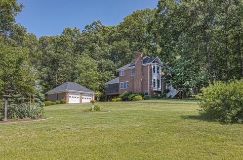 111 View Dr, Goodview, VA 24095 photo 2
