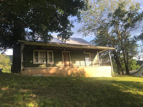 295 Albemarle Ave, Buchanan, VA 24066 photo 1