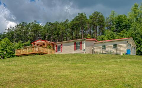 664 Otter Dr, Ferrum, VA 24088 photo 1