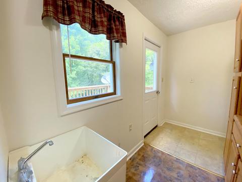 94 Barrett Rd, Hardy, VA 24101 photo 21