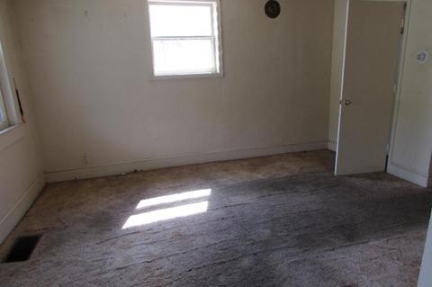 526 E Pine St, Covington, VA 24426 photo 5