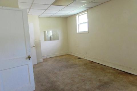 526 E Pine St, Covington, VA 24426 photo 11