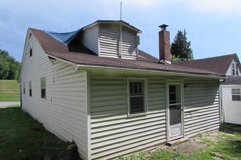 526 E Pine St, Covington, VA 24426 photo 3