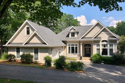 210 Fairway Dr, Penhook, VA 24137 photo 1