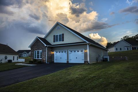 3016 Windrush Ln, Roanoke, VA 24012 photo 2
