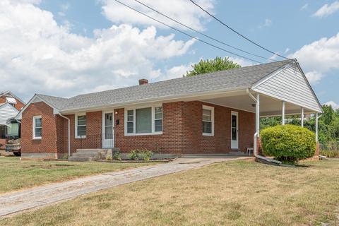 5315 Hearthstone Rd, Roanoke, VA 24012 photo 2
