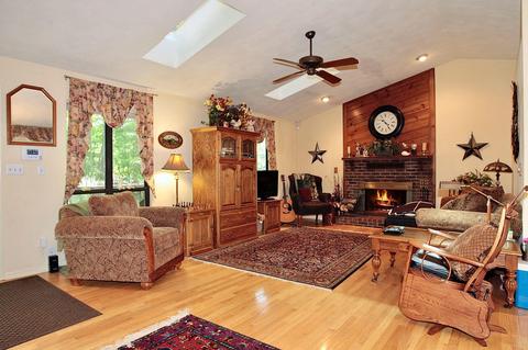 102 Cables Ct, Goodview, VA 24095 photo 9