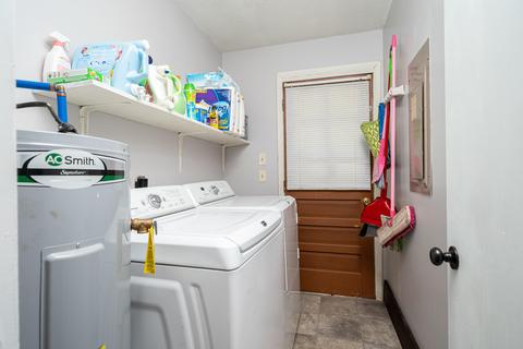 472 3rd St, Buchanan, VA 24066 photo 8