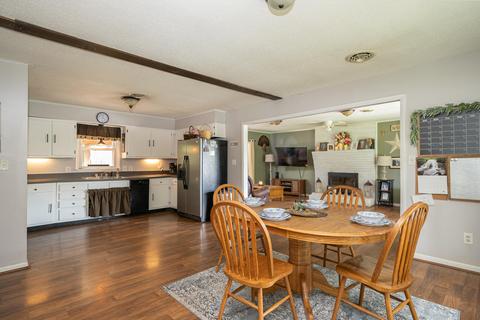 472 3rd St, Buchanan, VA 24066 photo 5