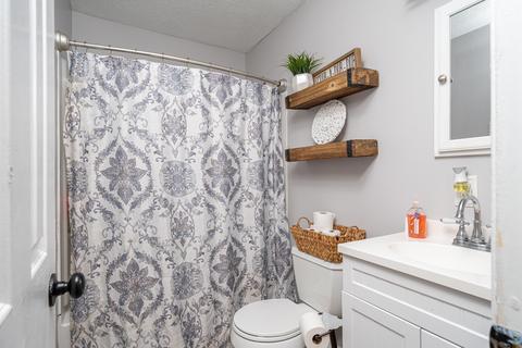 472 3rd St, Buchanan, VA 24066 photo 9