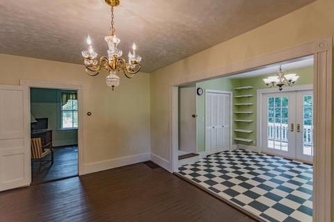 763 Hays Creek Rd, Raphine, VA 24472 photo 9