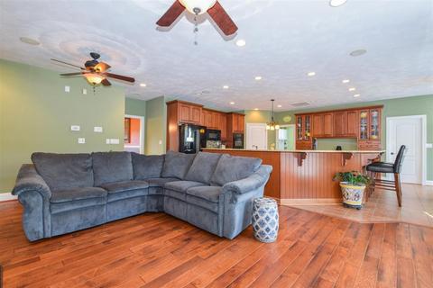 3817 Eagle Crest Dr, Roanoke, VA 24018 photo 9