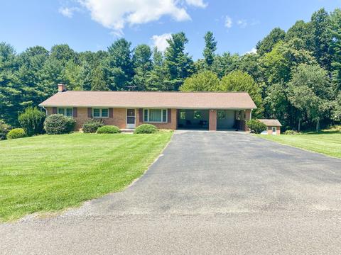 228 Clearview Dr NE, Floyd, VA 24091 photo 1
