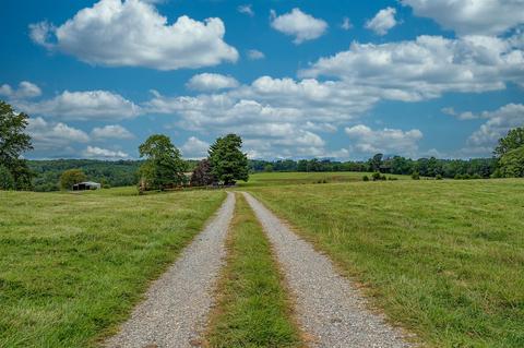 2530 Ayers Rd, Moneta, VA 24121 photo 2