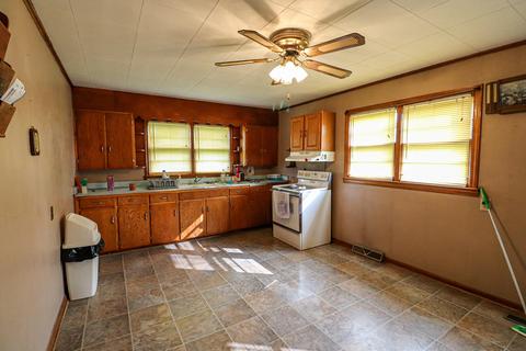 1040 Eanes Rd NE, Check, VA 24072 photo 10