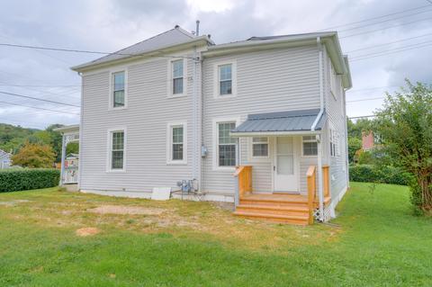 159 Maple St, Pulaski, VA 24301 photo 3