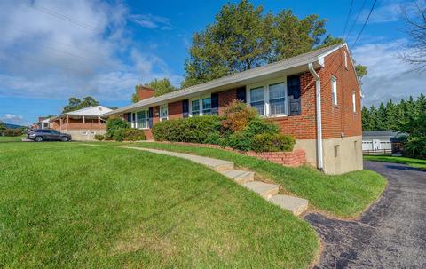 1702 Eanes Rd, Roanoke, VA 24014 photo 2