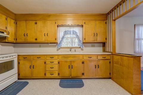 1702 Eanes Rd, Roanoke, VA 24014 photo 8